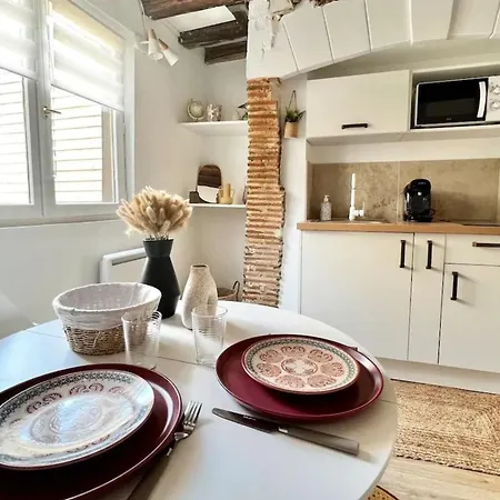 Le Nid Troyen - Center * トロワ